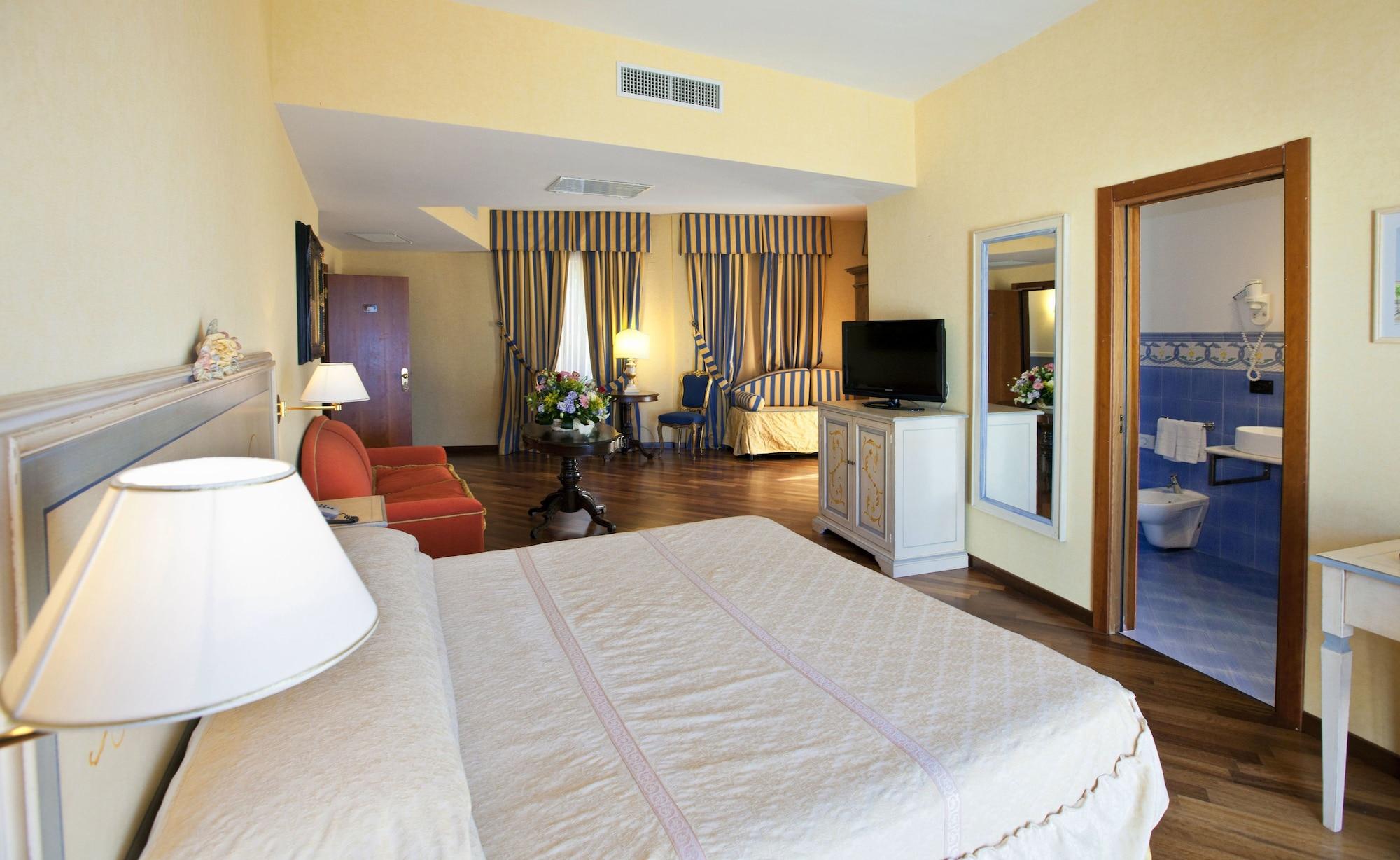 Punta Campanella Resort & Spa Massa Lubrense Room photo